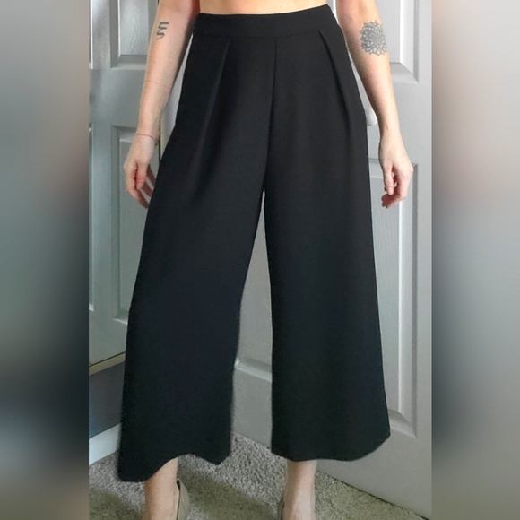 MARBLE Pants - NWT MARBLE Black cropped dressy palazzo pants, size Small, Wide Leg work pants